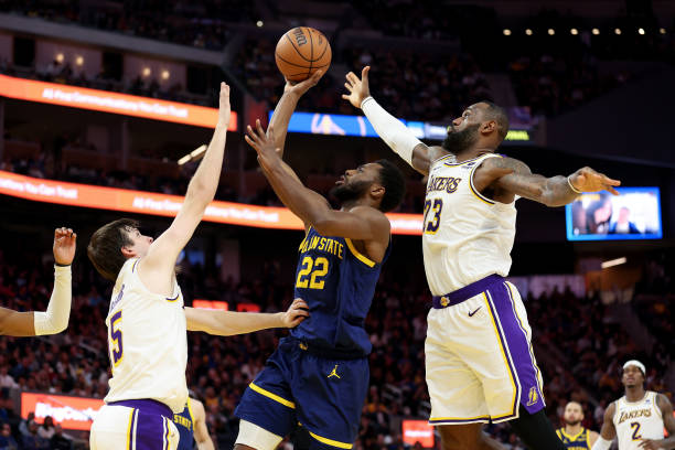 LeBron James Leads Lakers to Thrilling Victory Over Warriors