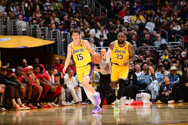 LeBron James and D’Angelo Russell Lead Lakers to Victory Over Chicago Bulls with Impressive Shooting