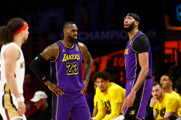 LeBron James Faces Mixed Reactions from Lakers Fans: Is He Just a Rental?